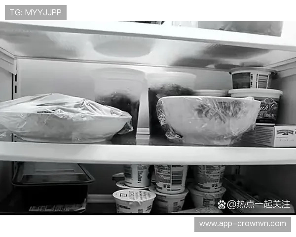 勒布朗家的冰箱里居然没有剩饭？