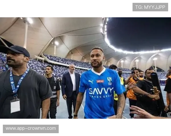 内马尔这日常光鲜背后，竟藏着一堆奢侈品，钱包厚得让人怀疑人生