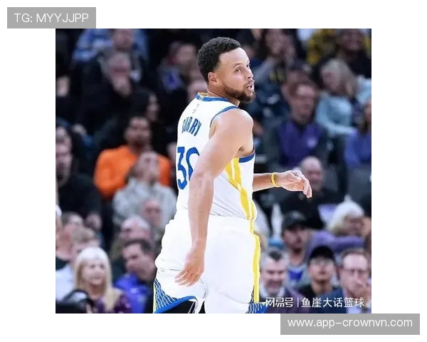 保罗挡拆为库里制造空位，组织效率较上季明显提升