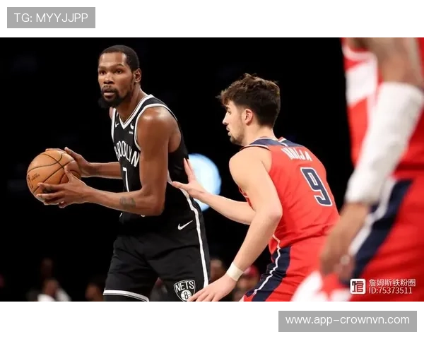 切特·霍姆格伦凭借高效挡拆拉开防守创造多次得分机会