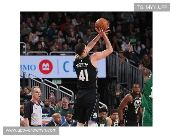 巴恩斯利用挡拆拉开空间提升三分命中率明显优于同队锋线