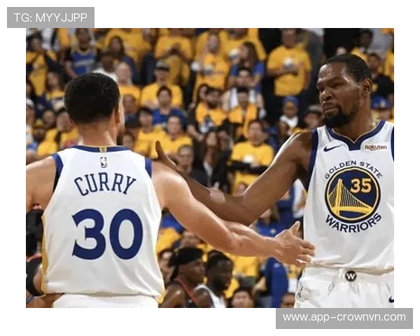 杜兰特靠无球接球单打拉开与库里效率差异