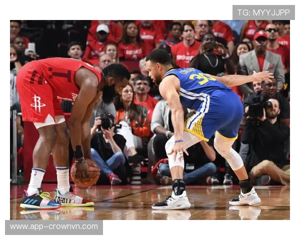 纳什挡拆策动与库里无球造位效率差异